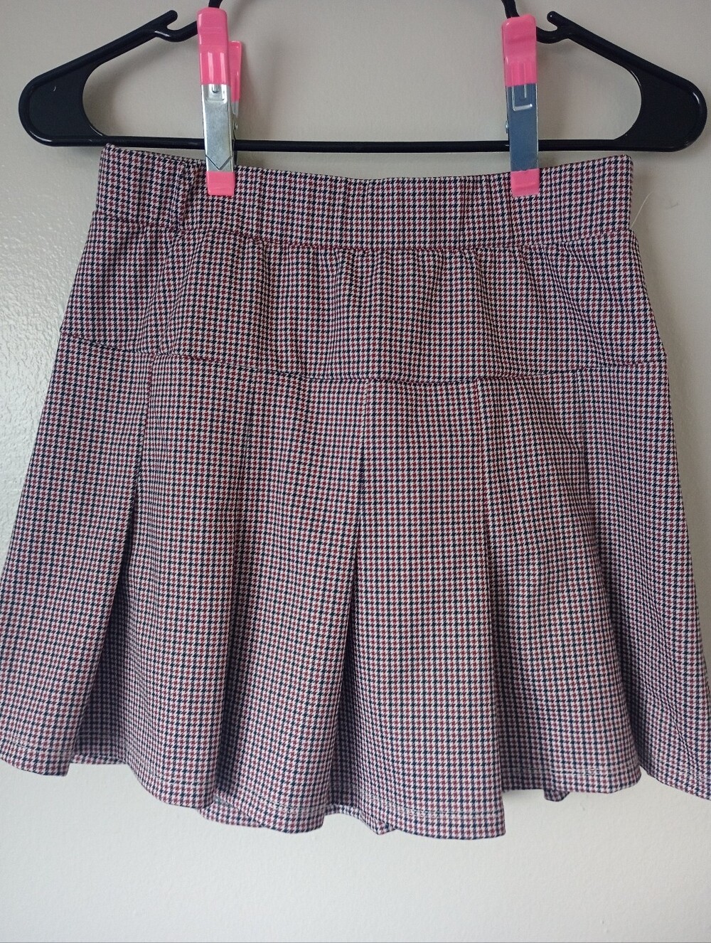 Olive & Oak Red White And Black Pleated Micro-Houndstooth Skirt